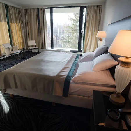 Carlsbad Inn Hotel & Apartments