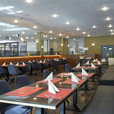 Carlsbad Inn Hotel & Apartments Hotel 4*