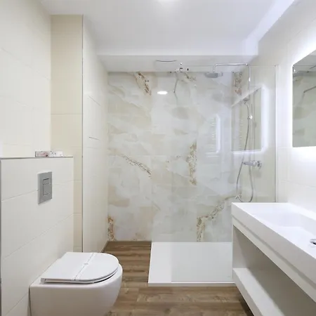 Carlsbad Inn Hotel & Apartments Hotel 4*