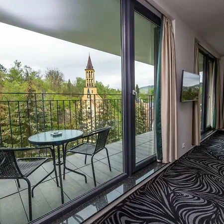 Carlsbad Inn Hotel & Apartments 4*